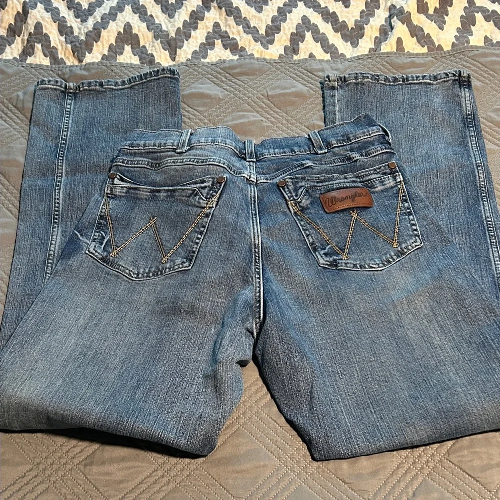 Wrangler Retro Men's Relaxed Boot Fit Denim Jeans - Picture 1 of 4